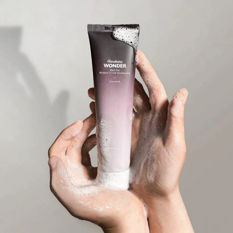 Haruharu Wonder Black Rice Moisture 5.5 Soft Cleansing Gel1 100ml